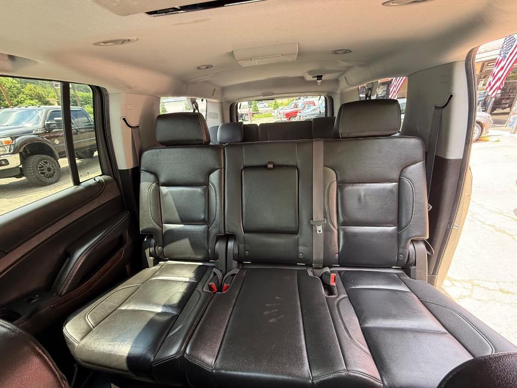 2016 Chevrolet Suburban LT - Photo 8