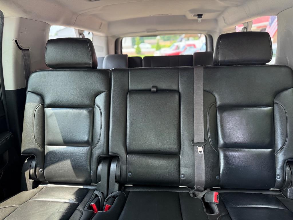 2016 Chevrolet Suburban LT - Photo 10