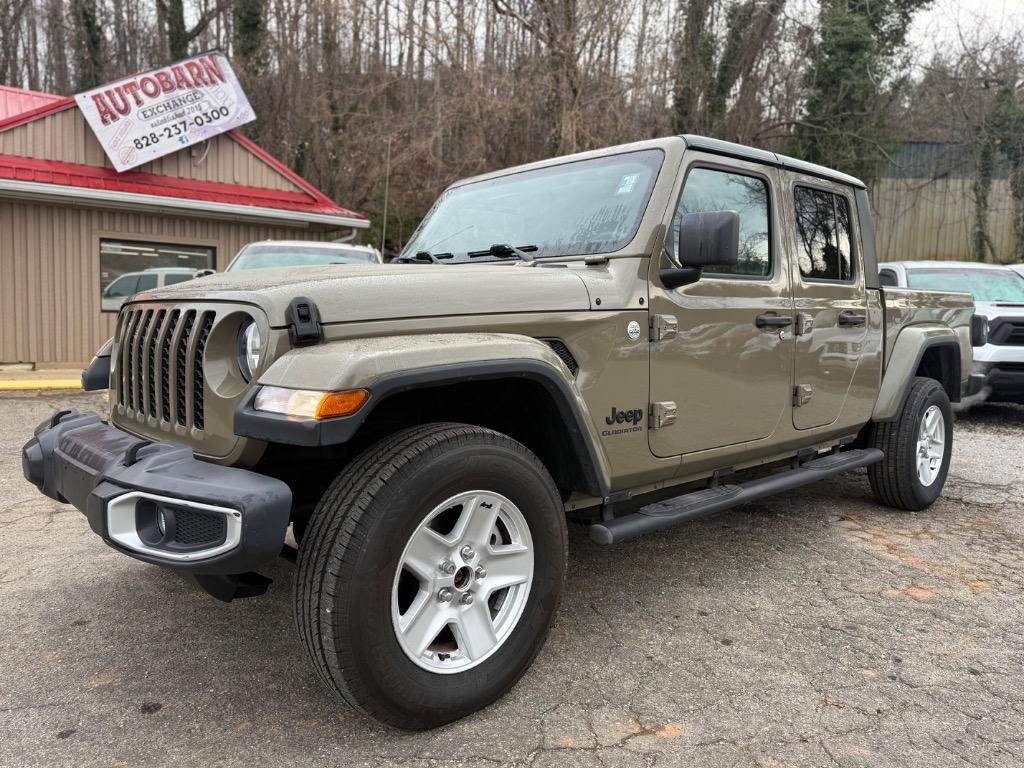 2020 Jeep Gladiator Sport S's photo