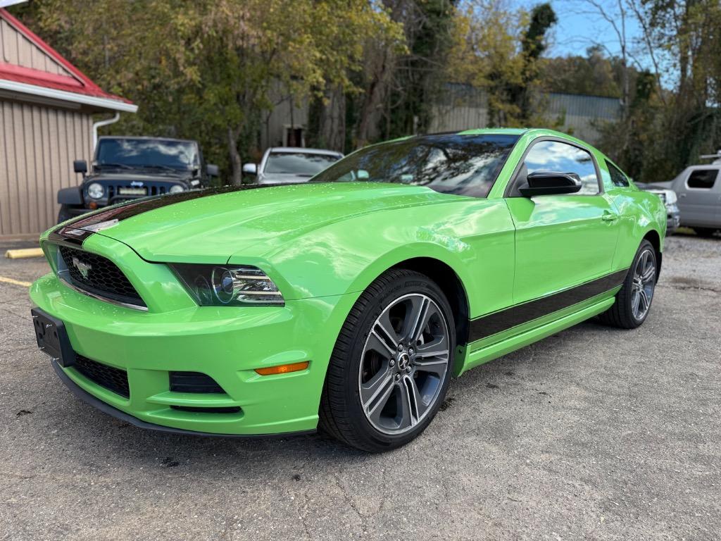2013 Ford Mustang's photo