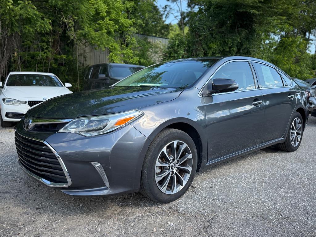 2017 Toyota Avalon XLE's photo
